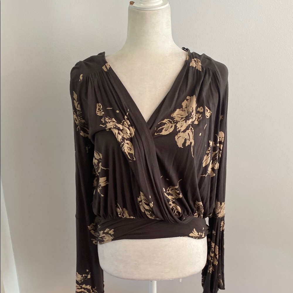 Free people split arm wrap top size small - Picture 2 of 11